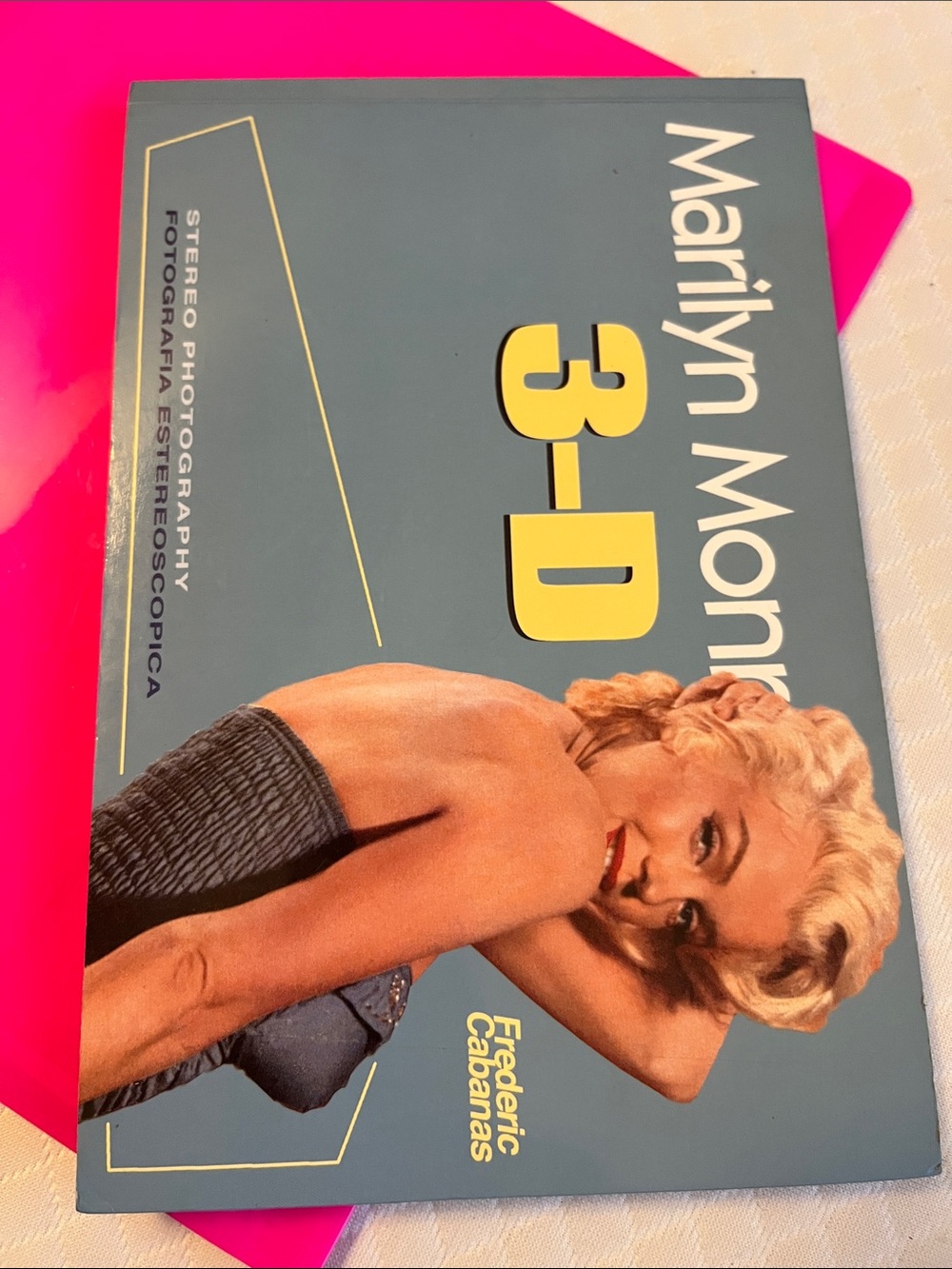 Marilyn Monroe 3-D Stereoscopic Photography Book - Blue
